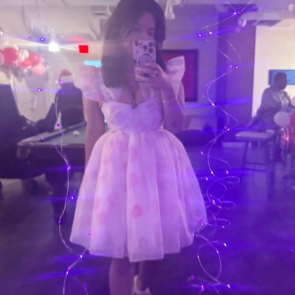 Selkie Kiss on the Lips Runway Puff Dress - Picture 7 of 7